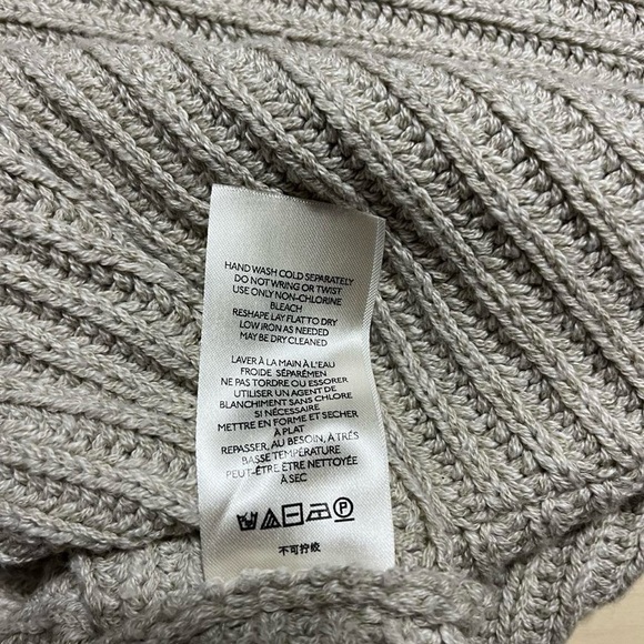 Free People Women’s Marlie Pullover Sweater V Neck Collared Raw Hems Pebble S - Picture 5 of 6